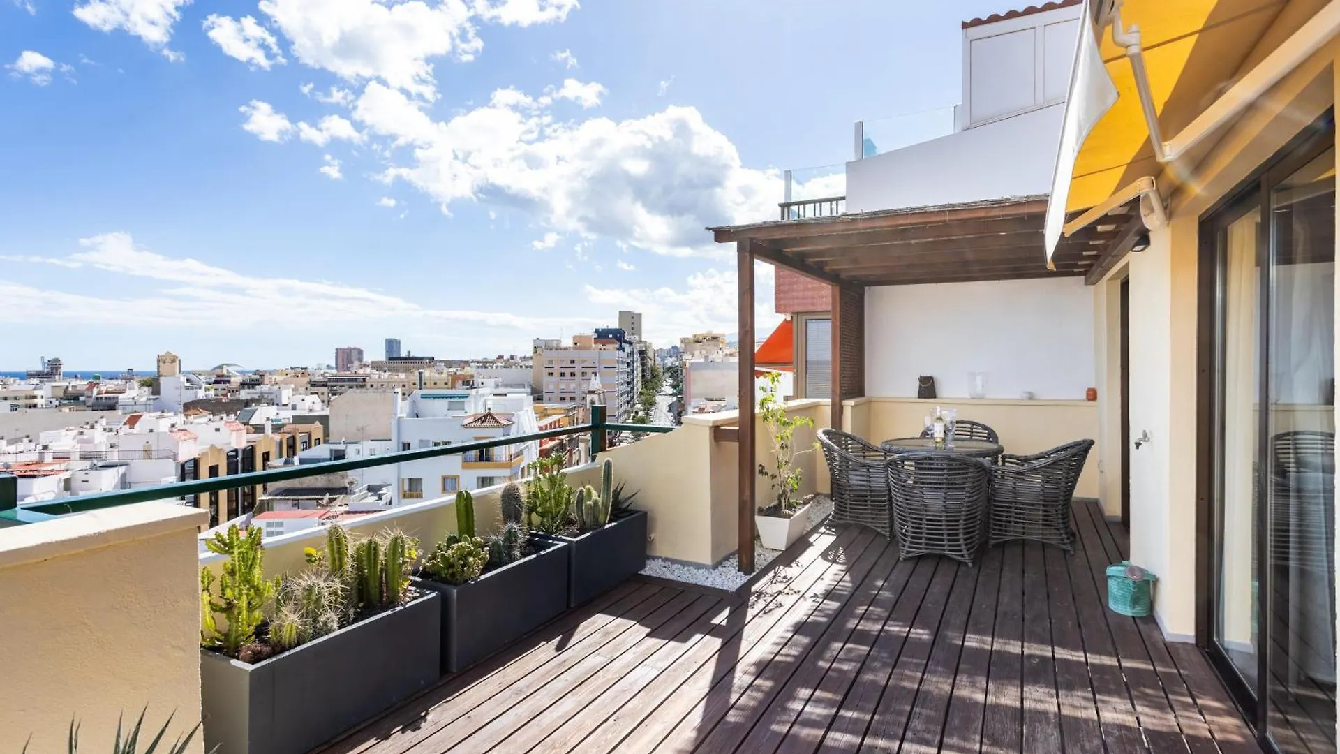 Home2Book Chic Penthouse With Terrace, Santa Cruz